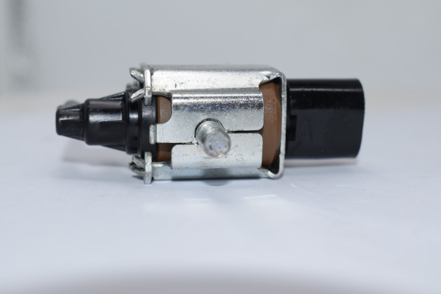 K5T46597 Intake Manifold VSV Vacuum Solenoid Valve Assy Fit for Nissan J32 2.5L