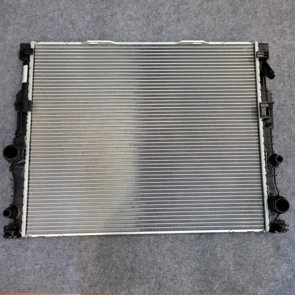 Radiator for BMW G12 G30 G32 530i 540i 740i 640i GT xDrive