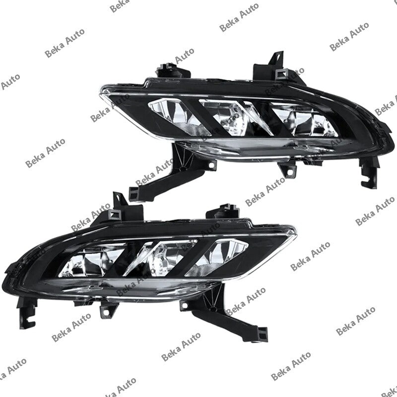 One pair of front fog lights suitable for Nissan Maxima 2016, 2017, and 2018 models.