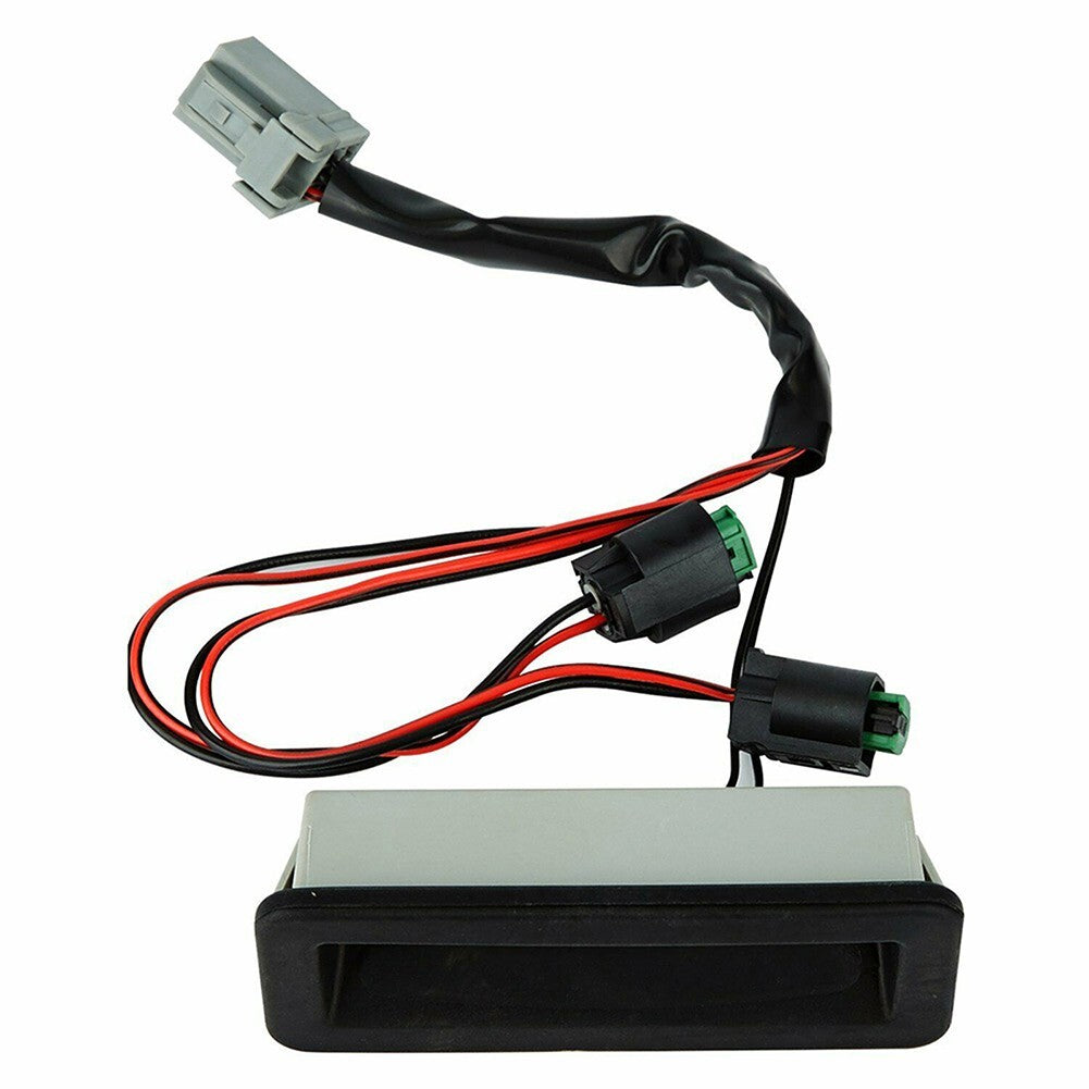 LR073594 is a tailgate release handle switch for Land Rover Discovery 3.