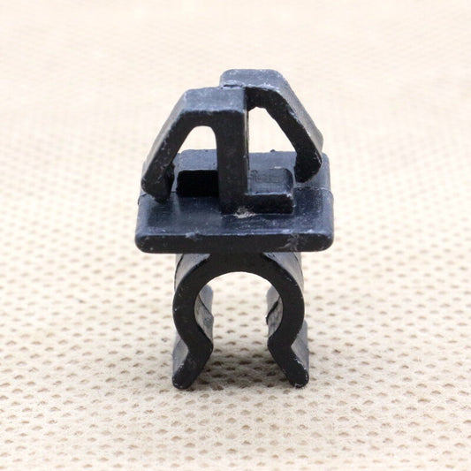 Range hood mounting clip 95073074 is compatible with for Chevrolet Malibu and for Buick Encore.