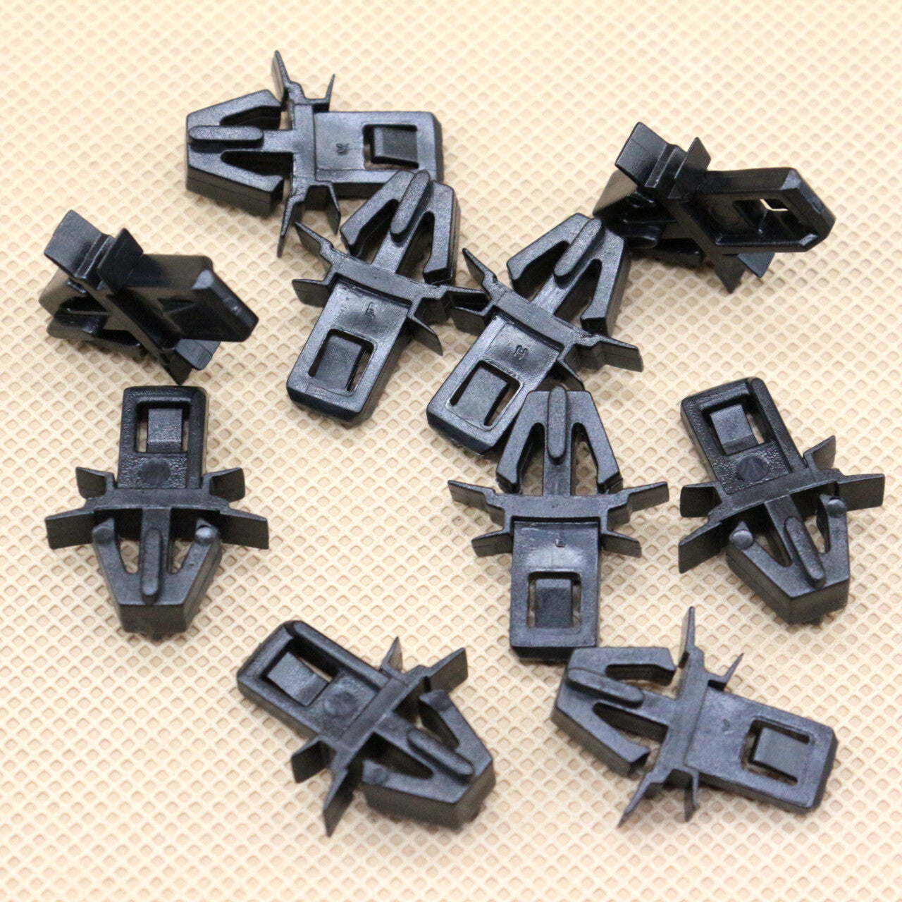 20 Front Bumper Radiator Grille Retainer Hole Panel Clip for Toyota 90904-67021