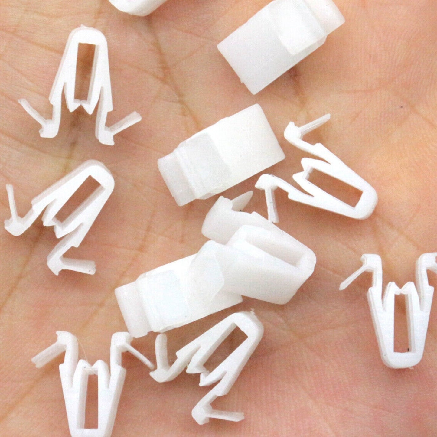 30Pcs Door  Garnish Moulding Clip Nylon Retainer 67771-58010 for Toyota