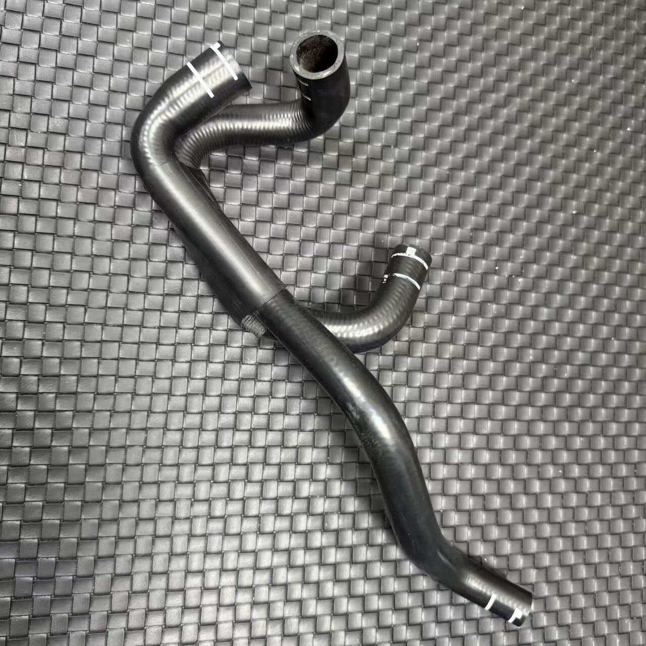 06H121057BA Engine Coolant Hose for Audi for A4 Allroad B8