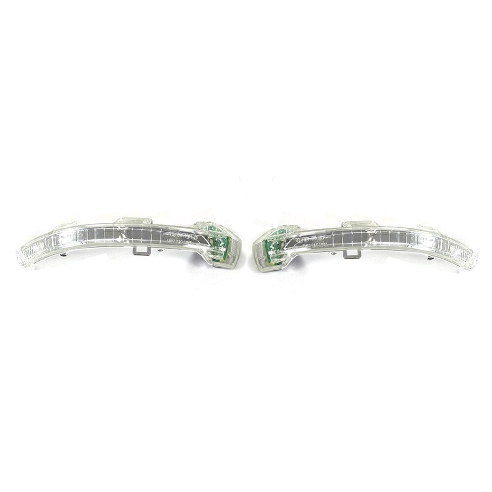 One pair of new LED turn signal lights for Volkswagen for Passat B8 (2017-2019)