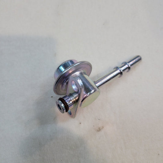 Fuel Pressure Regulator for Toyota for Camry 2003-2007