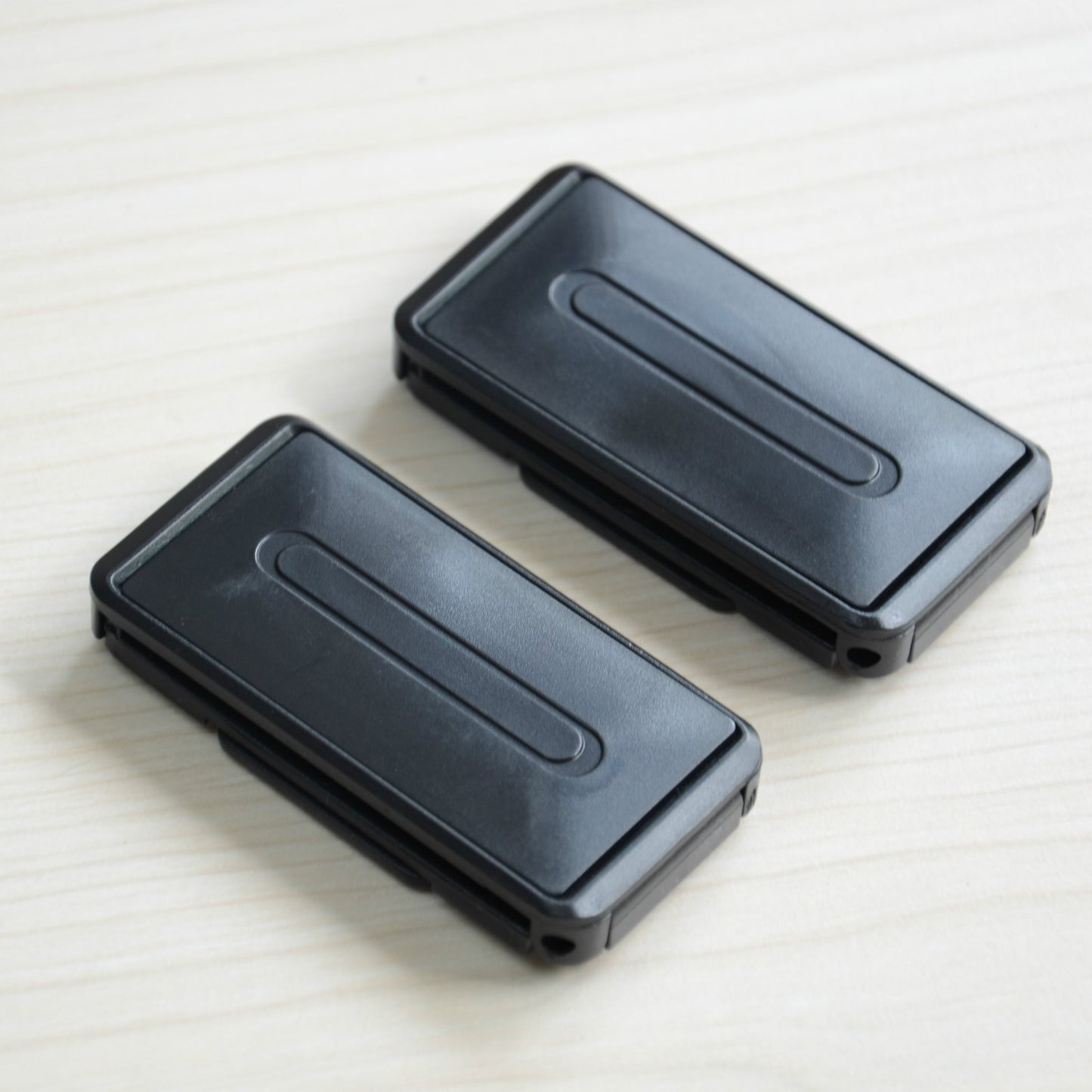 2x SUV Car Seatbelt Adjuster Clip Buckle Shoulder Relax Neck Comfort Supports