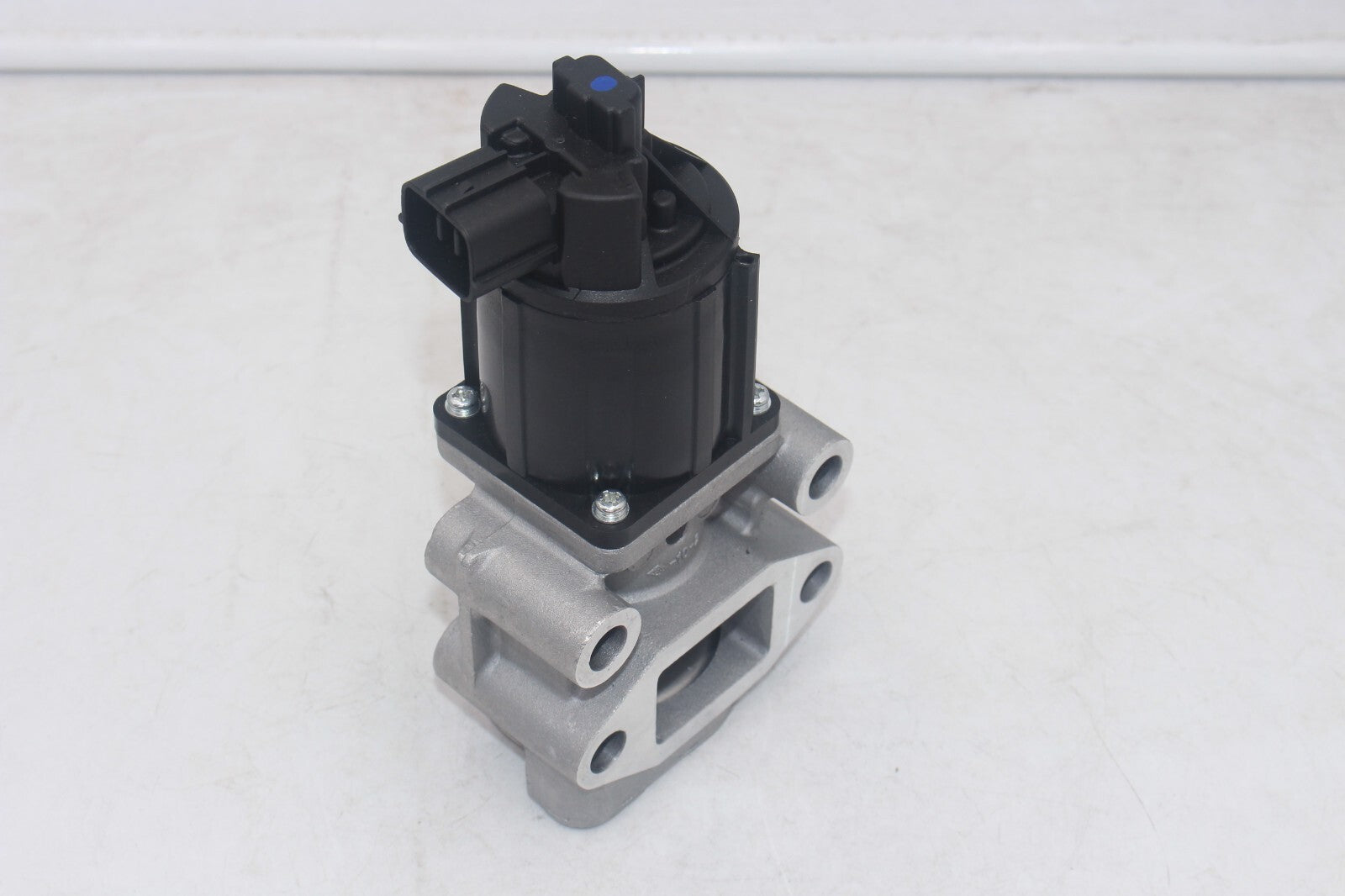 Recirculation EGR Valve 1582A037 for Mitsubishi L200 Pajero Triton Shogun 831018