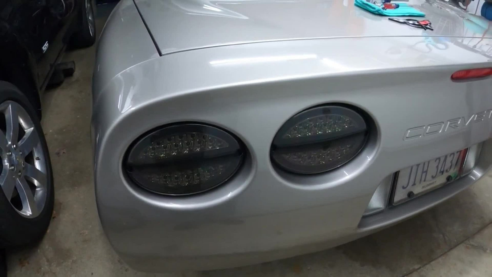Halo LED taillights with super-fast beams are suitable for 1997-2004 for Chevrolet C5 Corvettes.