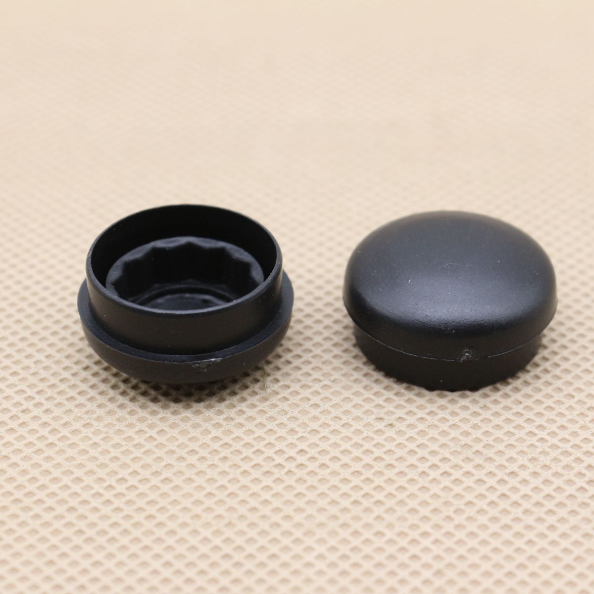 2-Piece Windshield Wiper Arm Nut Cover for Audi A3 A4 A5 A6 Q3 Q5 Q7 TT