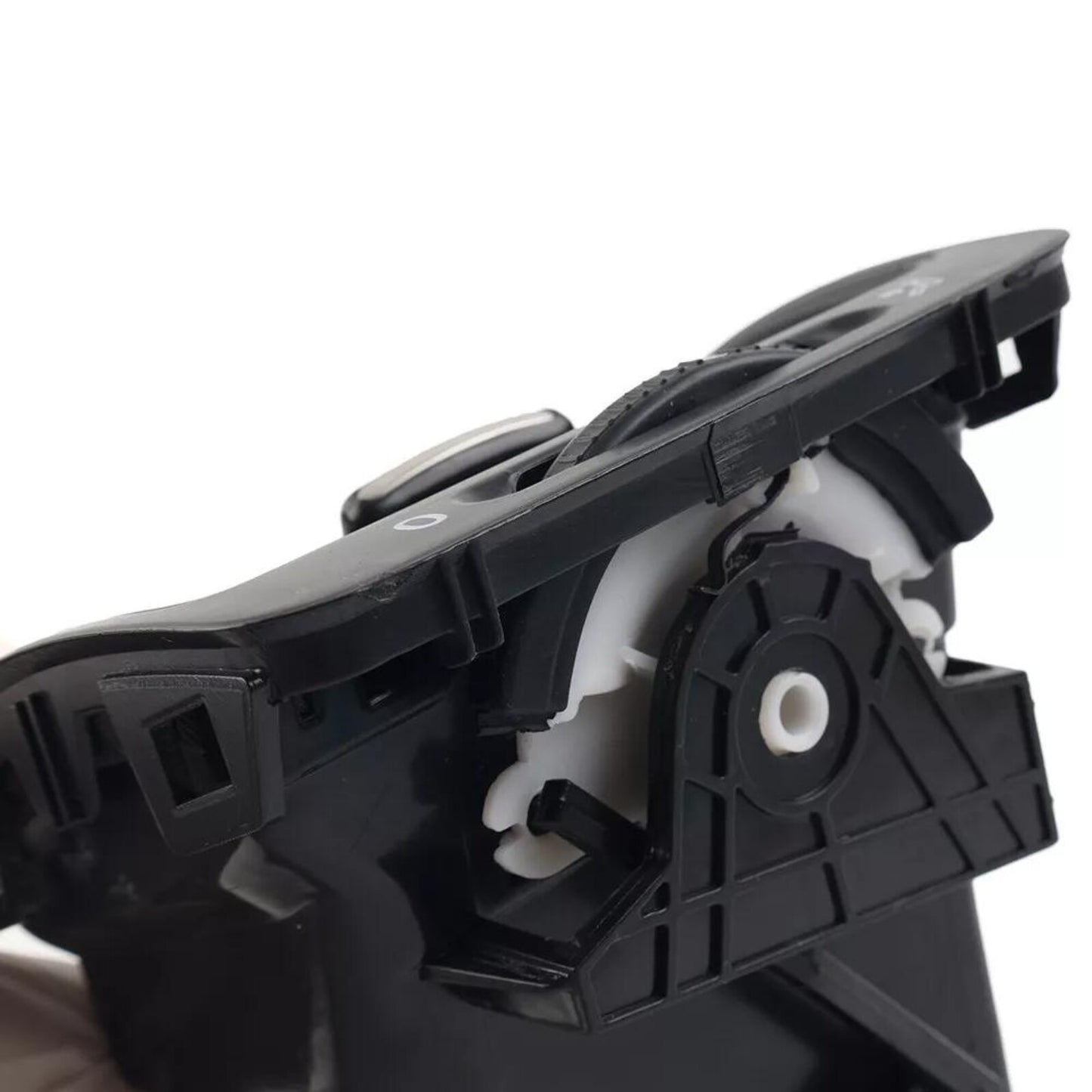 The air conditioning outlet on the left is suitable for Volkswagen for Jetta for Golf MK5. (Rabbit 1K0819703-)