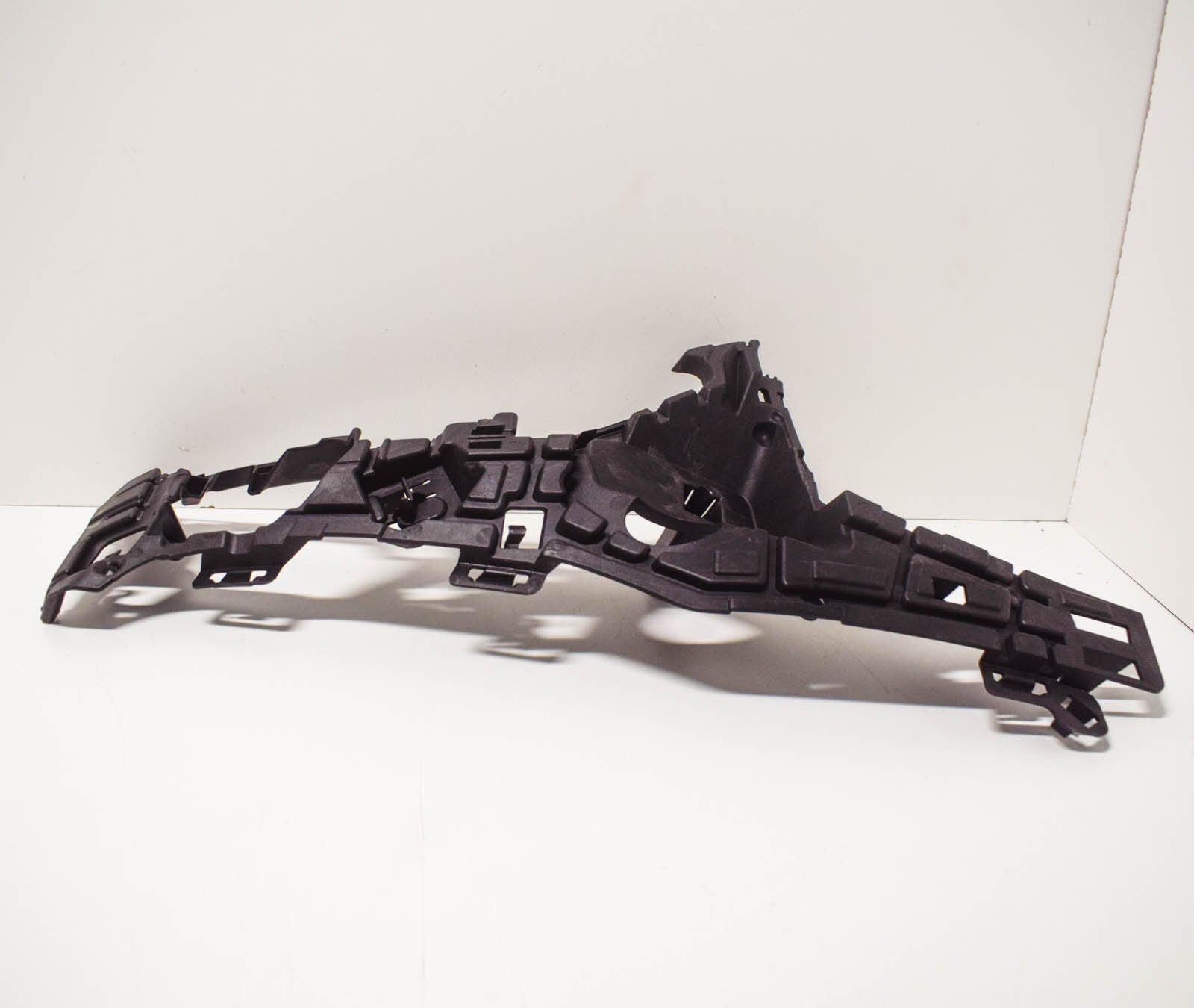 Front Right Bumper Mount Bracket For 2016-2020 for Volvo V90 S90 MK2 31383238 New
