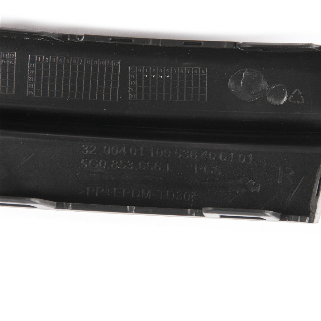 The right bumper bottom trim is suitable for Volkswagen Golfs.
