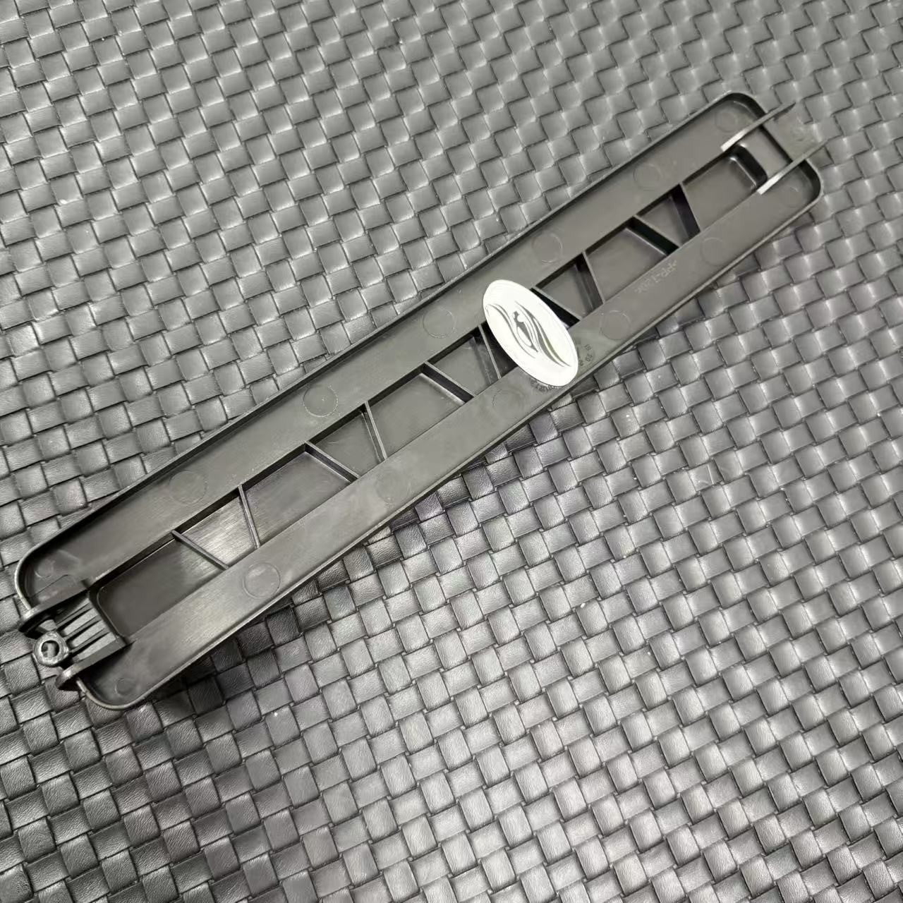 7P1820955 Cabin Air Filter Cover for Volkswagen Touareg 2011-2017