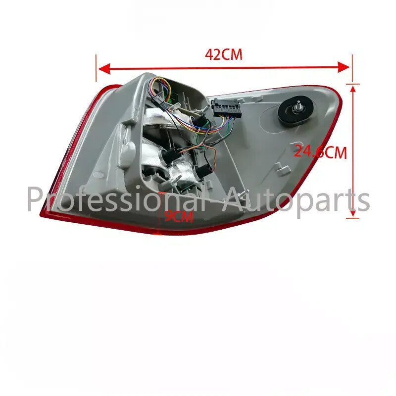 The left rear taillight (1648202764) is suitable for a for Mercedes-Benz ML-Class W164 ML350. (09-11-)