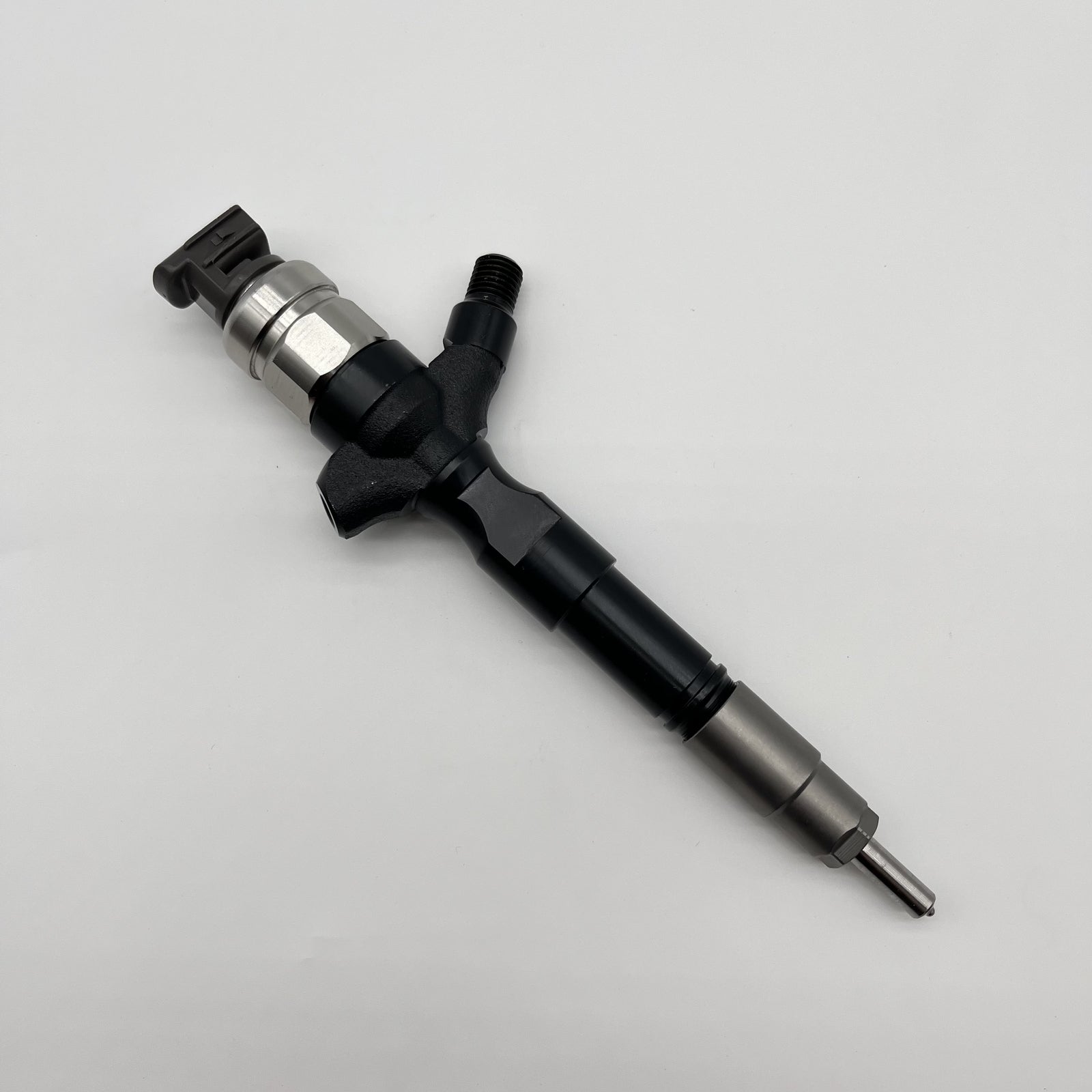 Common Rail Fuel Injectors Nozzle 095000-6770 23670-39145 for Toyota Hiace HILUX