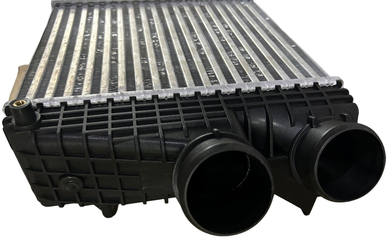 for Maserati Quattroporte Ghibli Spurintercooler (Right) Equipment Manufacturer: 670109552