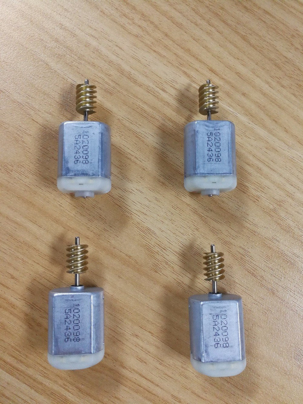 4-pack of car door lock motors for Ford Focus and for Mazda locking actuators - new