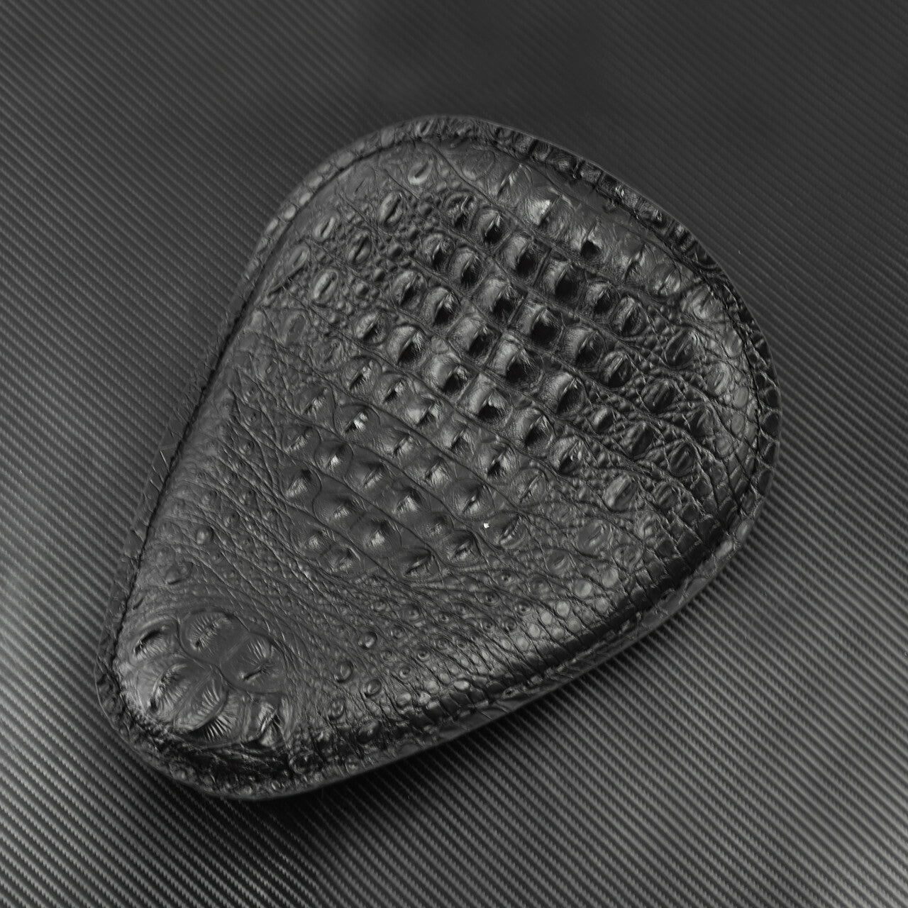 Alligator Emboss Solo Driver for Seat Fit for Harley Chopper Bobber Leather Black