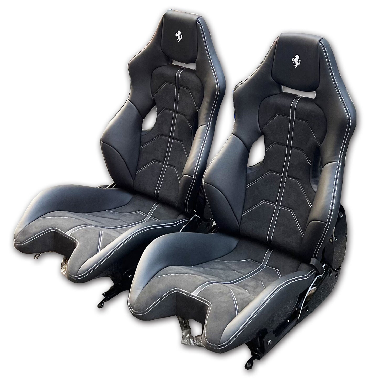 Suitable for Ferrari F430 California 458 for 488 F12 F8 Scuderia Goldrake carbon fiber seats in black.