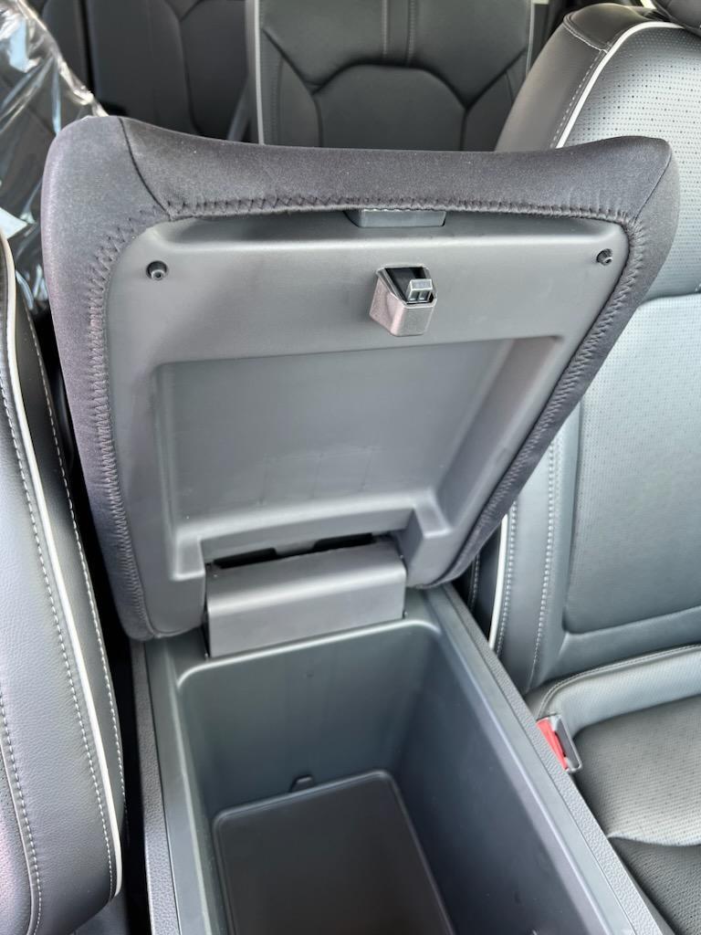JERBOR for Honda Pilot 2023-2024: Center console armrest cover in black leather.