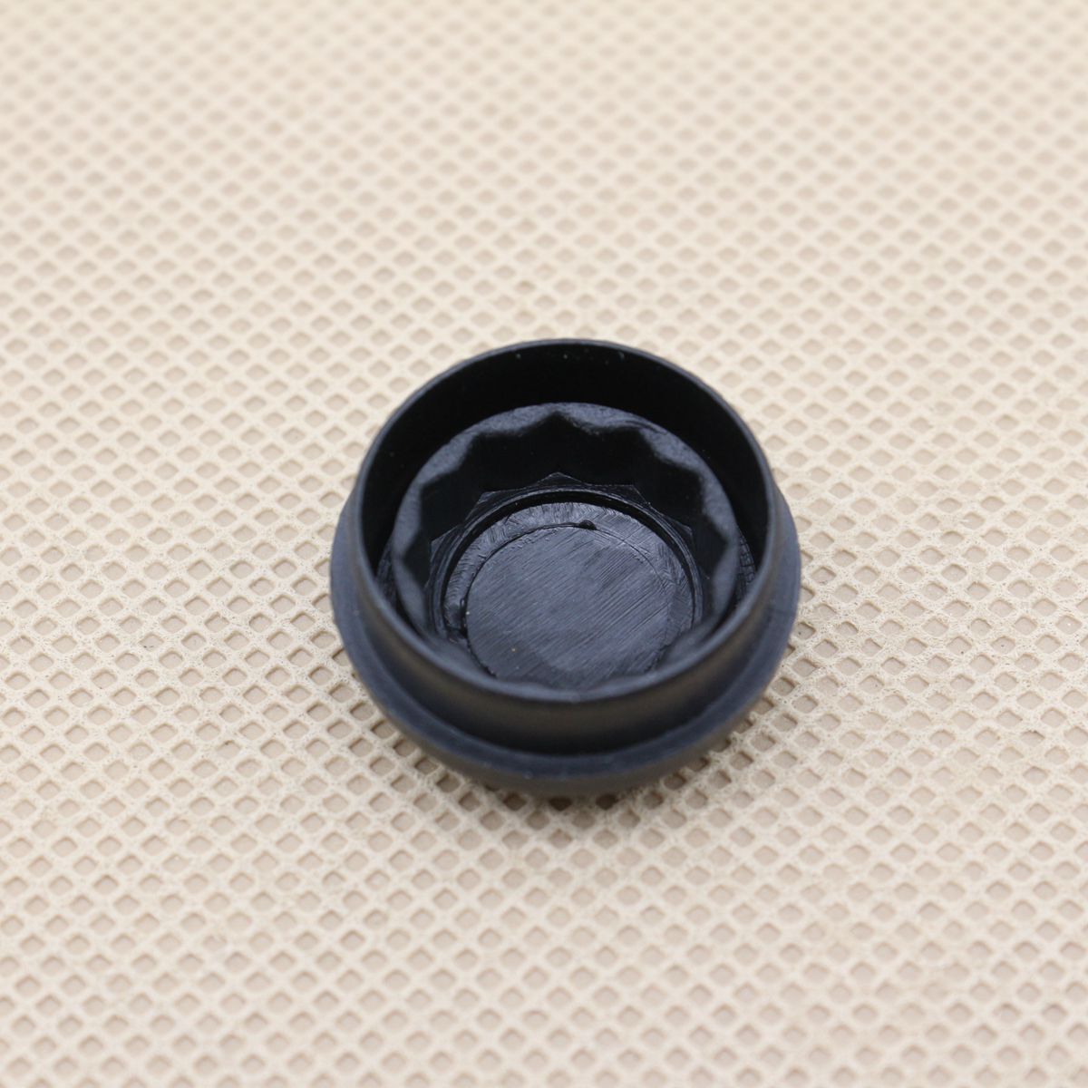 1 piece windshield wiper arm nut cap for Audi A3 A4 A5 A6 Q3 Q5 Q7 TT R8