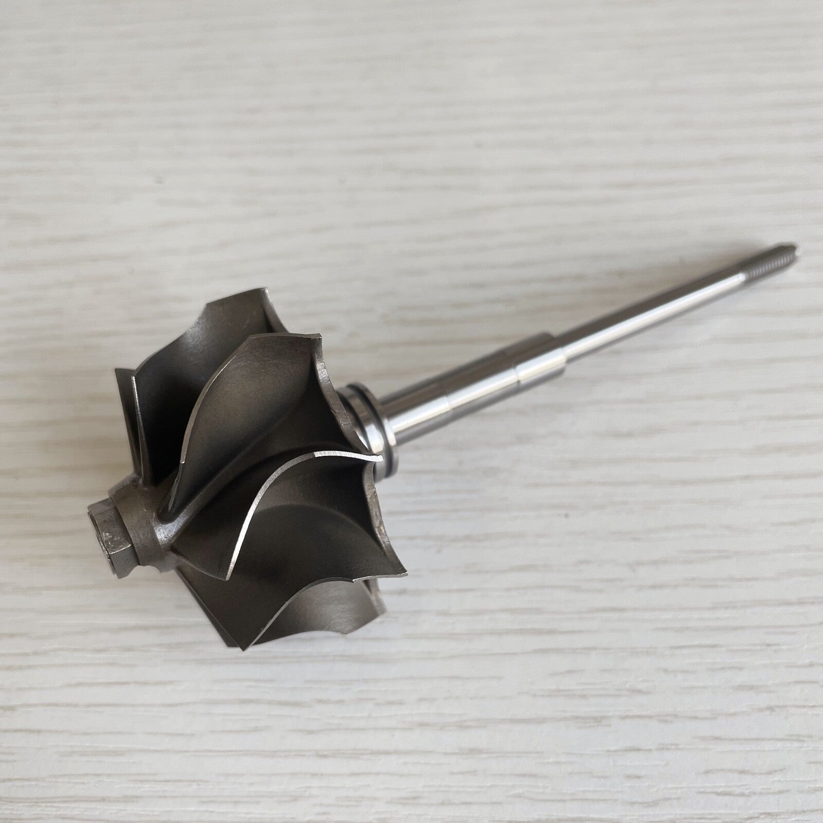 GT2256V 42.7/50mm 9-blade 704461-0004 Log Bearing Turbine Turbine Shaft and Wheel