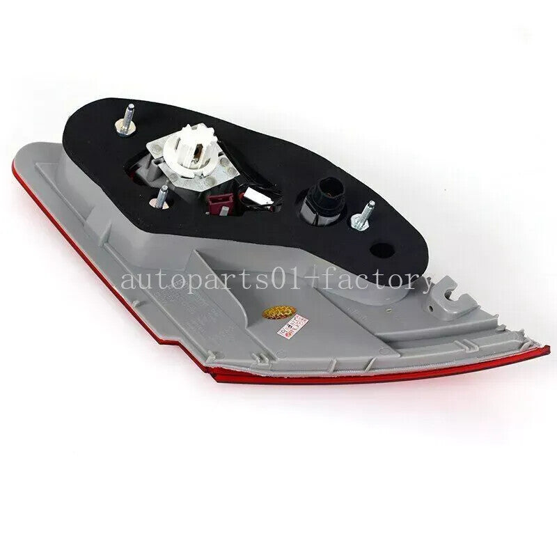 1Rear Right Inner Tail Light Signal Lamp for BMW 7 Series E65 E66 2005-2008