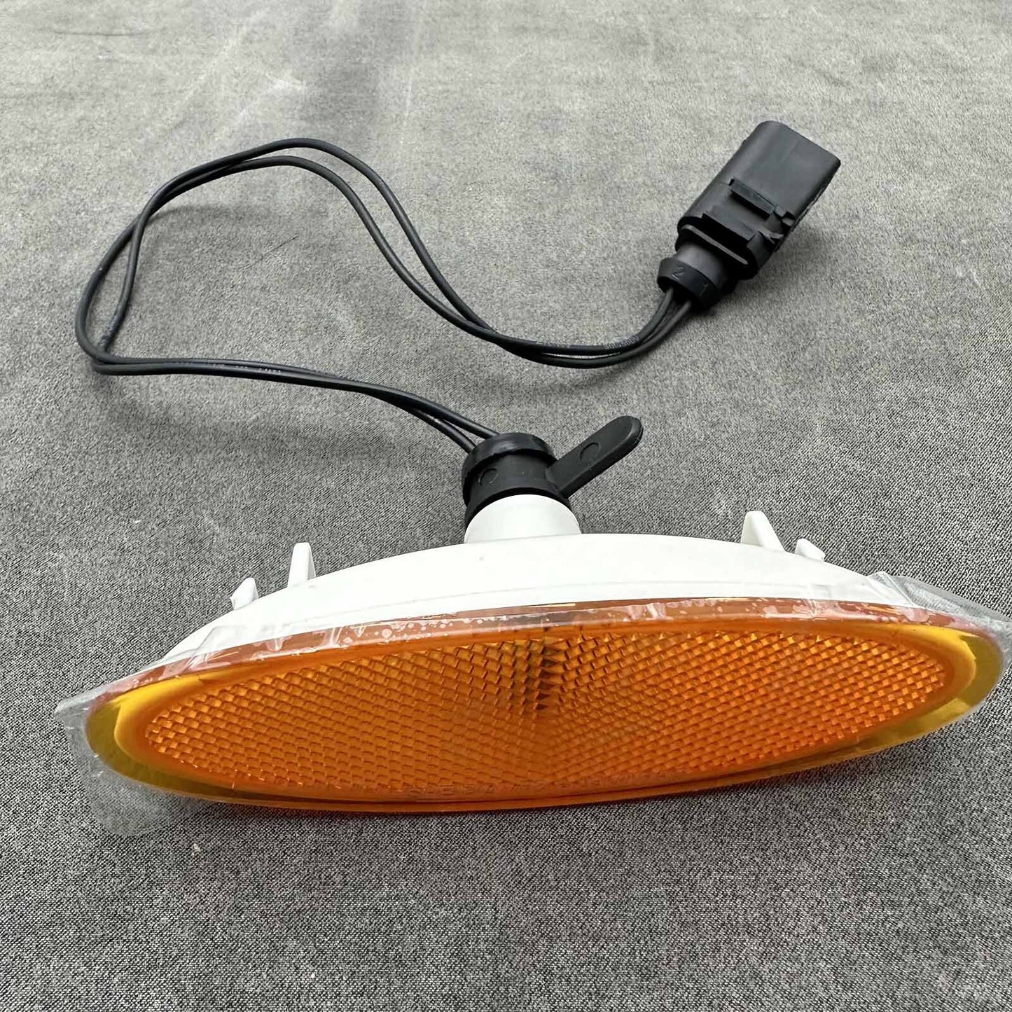 Spur Front Bumper Left or Right Marker Light for Bentley GTC Flying