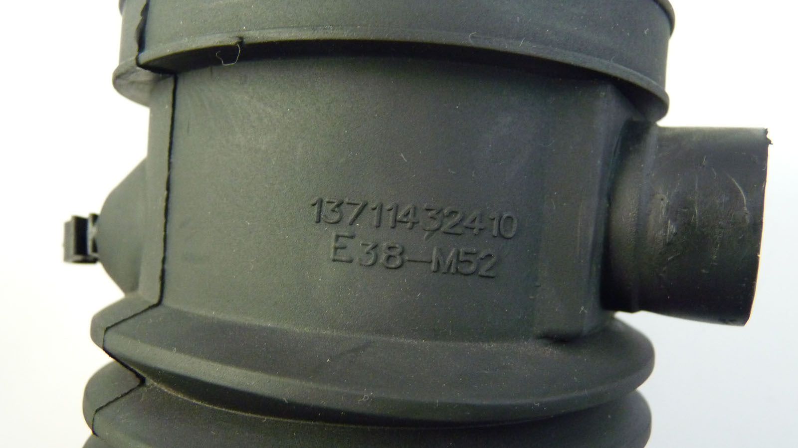 New for BMW 740i E38 Intake/Start Air Quality Sensor to Secondary Throttle Body Pipe