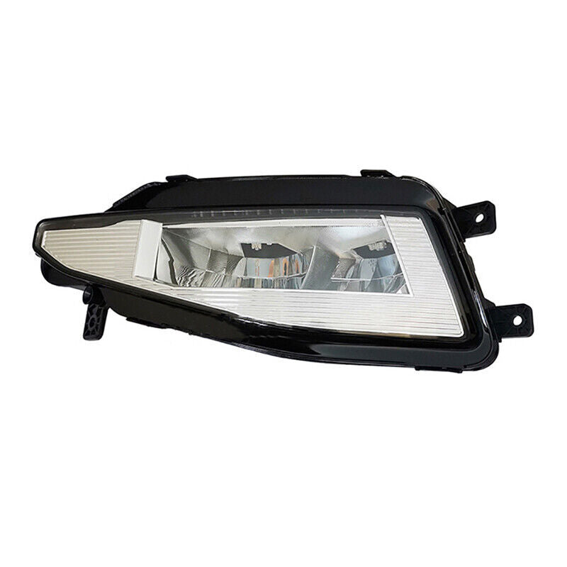 The left front bumper fog light is suitable for Volkswagen for Passat B8L B8.5 2020 2021