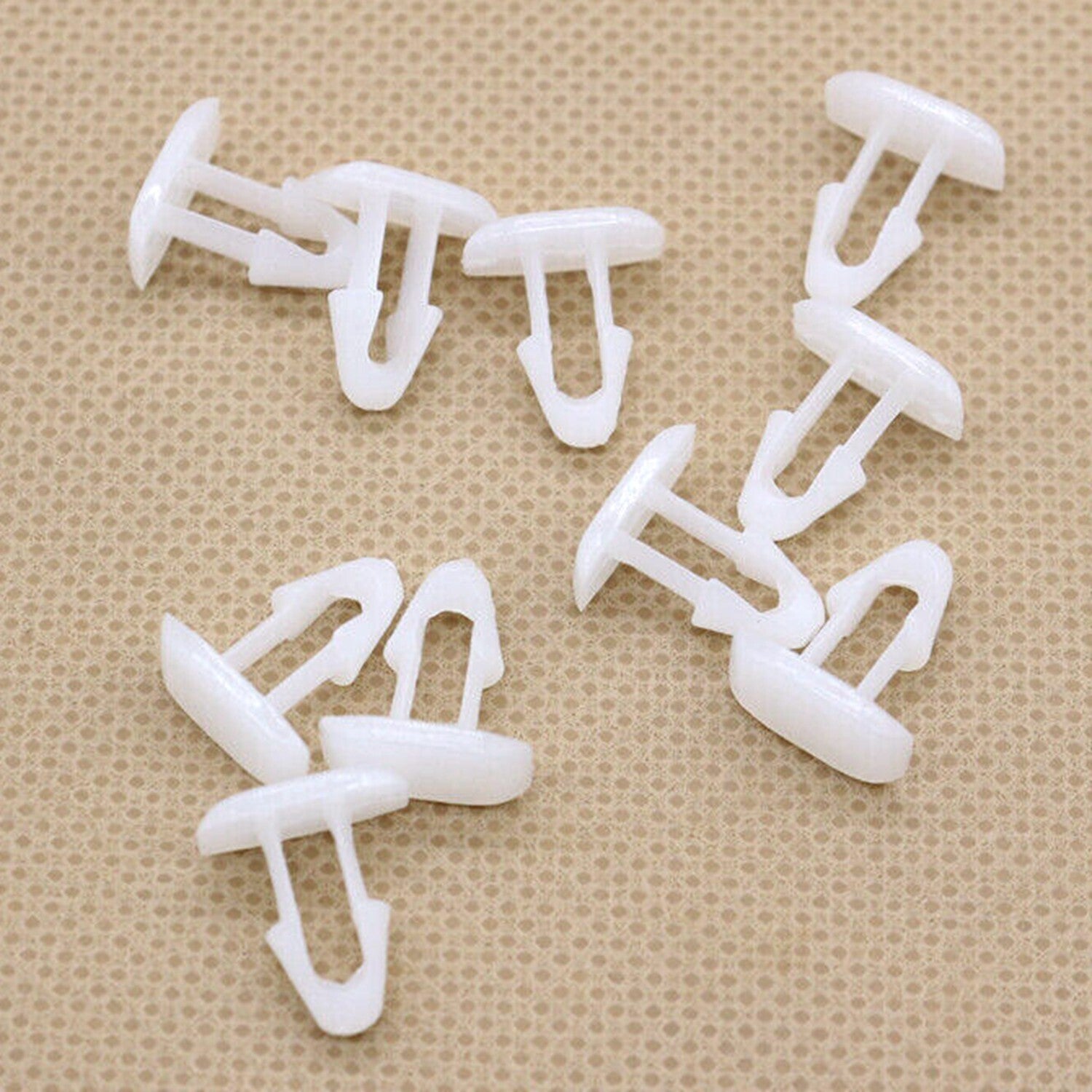 30x Hood to Cowl Top Seal Retaining Clips 90467-08101 for Toyota for Lexus