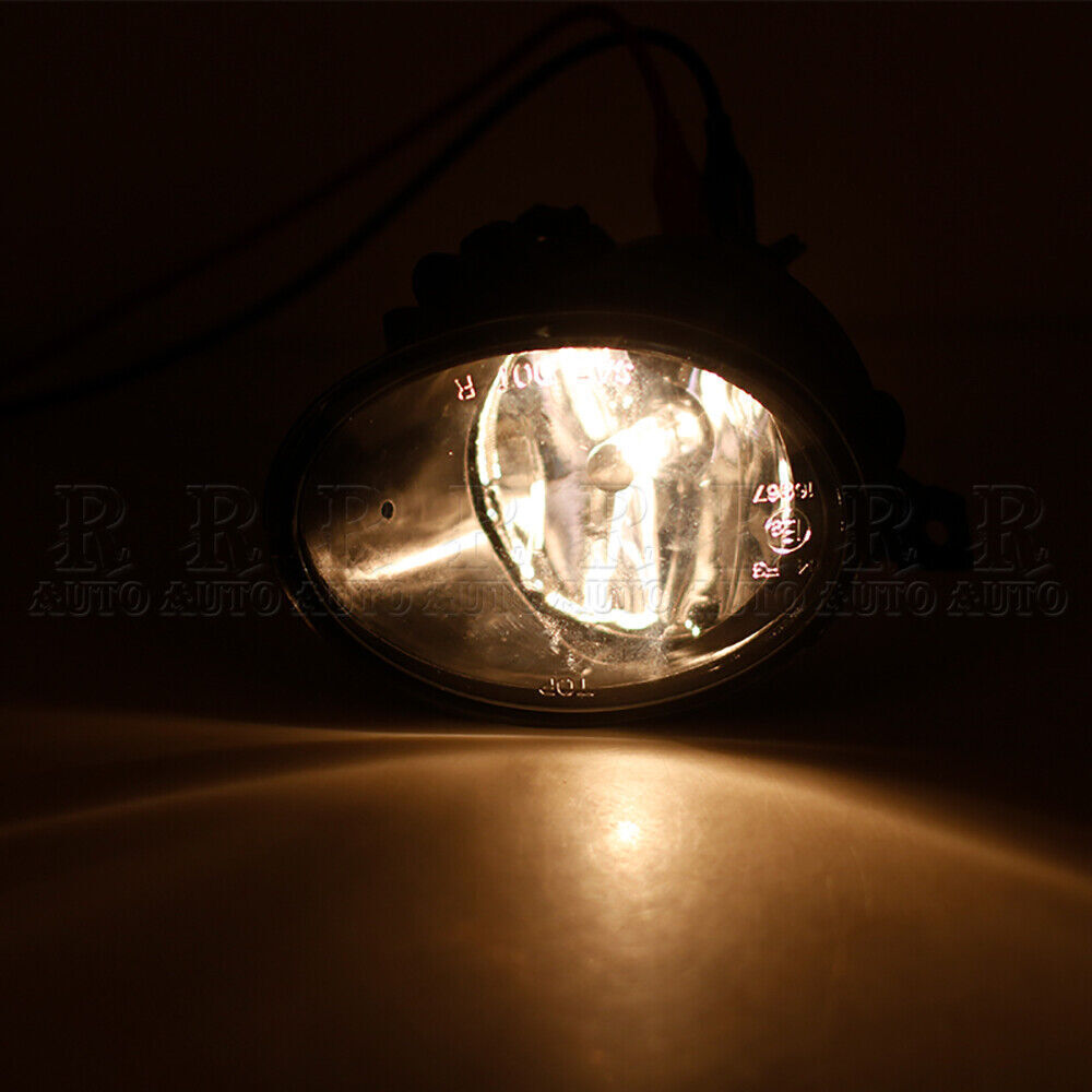 Suitable for Mercedes-Benz Sprinter W906 front fog lights with halogen bulbs.