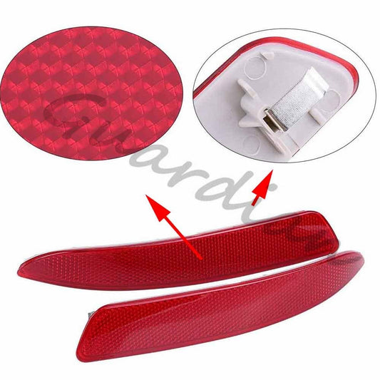 A pair of red rear L+R bumper reflectors, 63217158949 and 63217158950, suitable for BMW X5 E70.