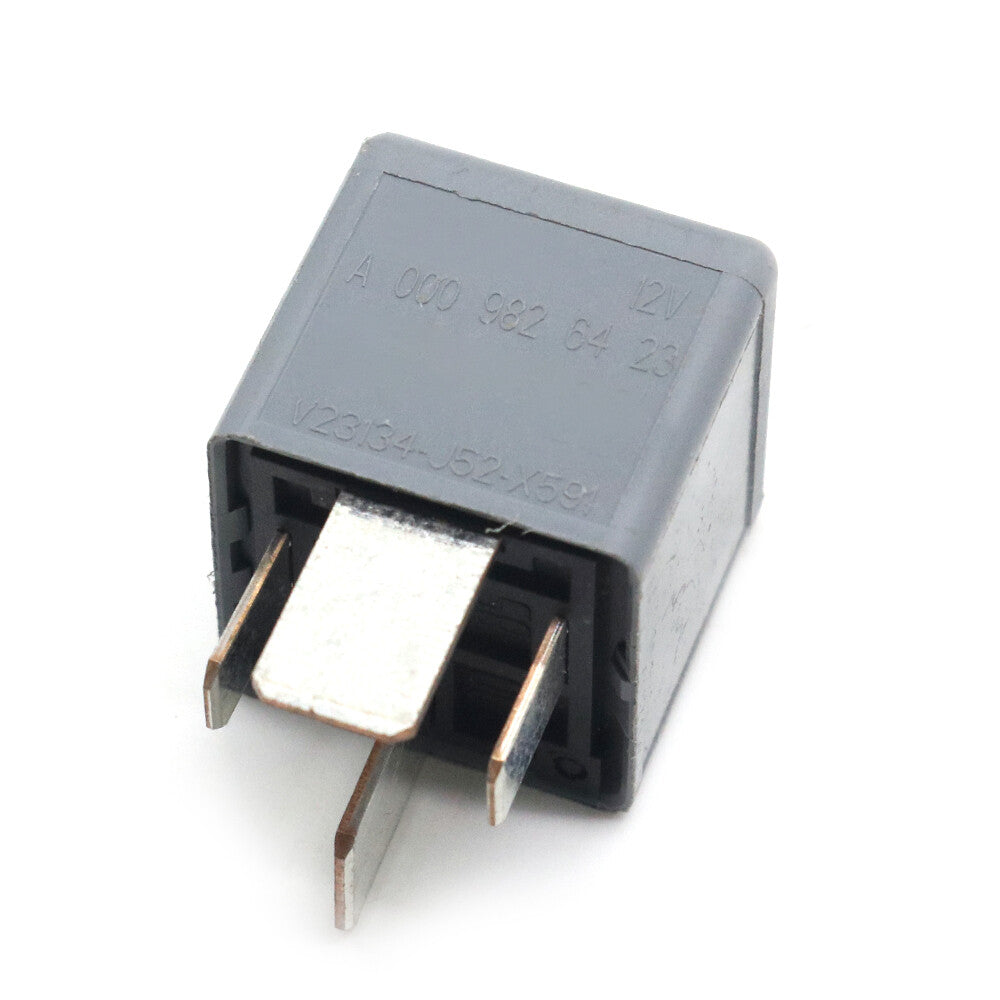 4-pin multi-function relay A0009826423 is suitable for MERCEDES-BENZ C230 E500 SL55 AMG C320