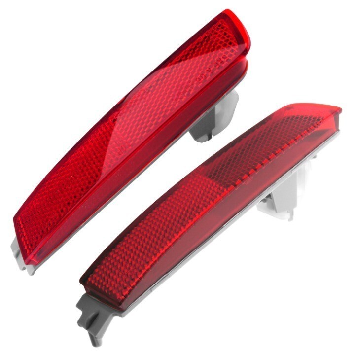 1 Pair for Nissan Sentra Quest Kicks Murano Juke LR Rear Bumper Reflector