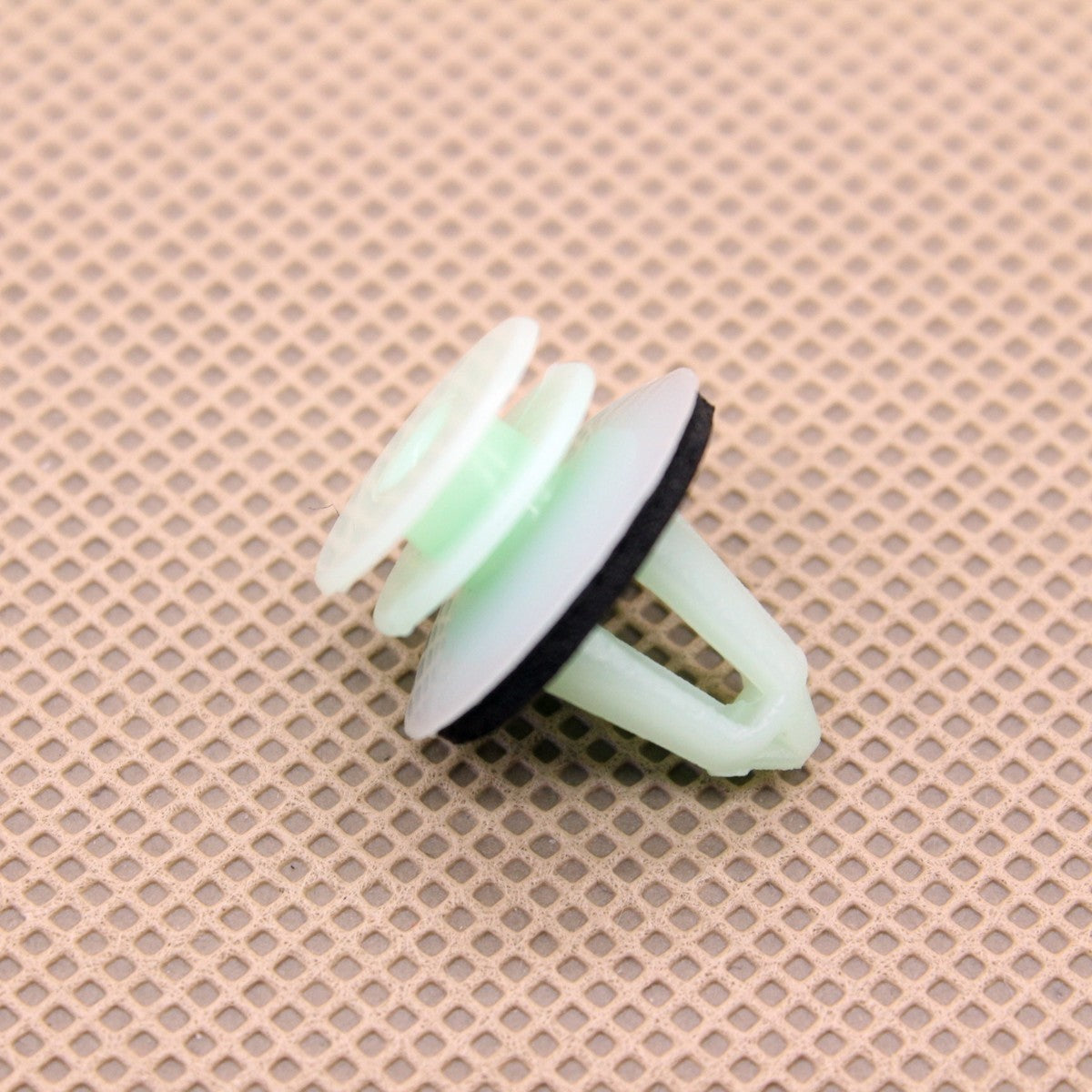 30 Fastener Interior Trim Clips / With Sealer Fits for Mercedes W140 W163 S350