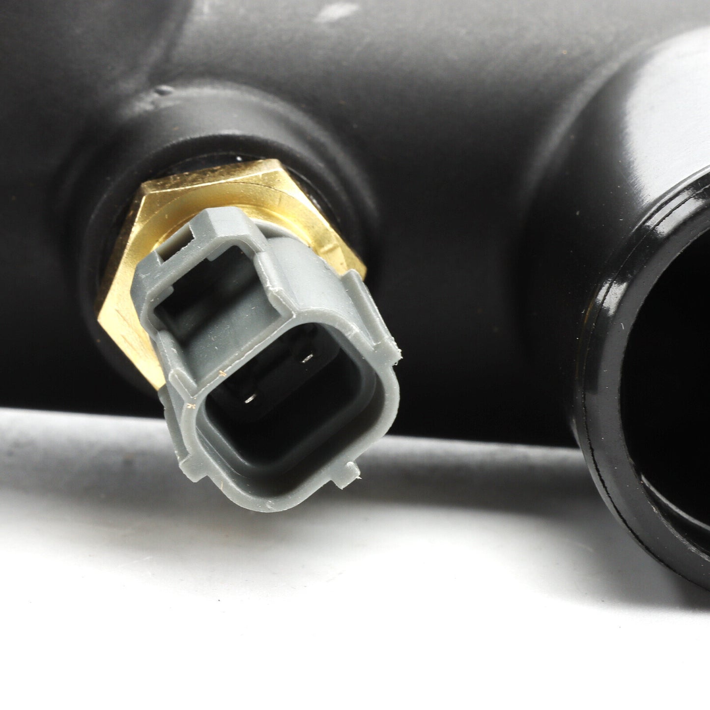 1PC LNA1600AA for Jaguar XK8 XJR XJ8 4.0L Thermostat Cover Outlet Pipe w/Sensor