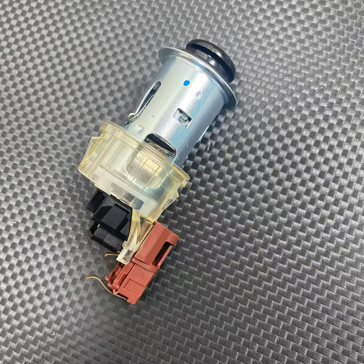 Ash tray lighters are compatible with for Mercedes W221 and W216 models. (07-09)