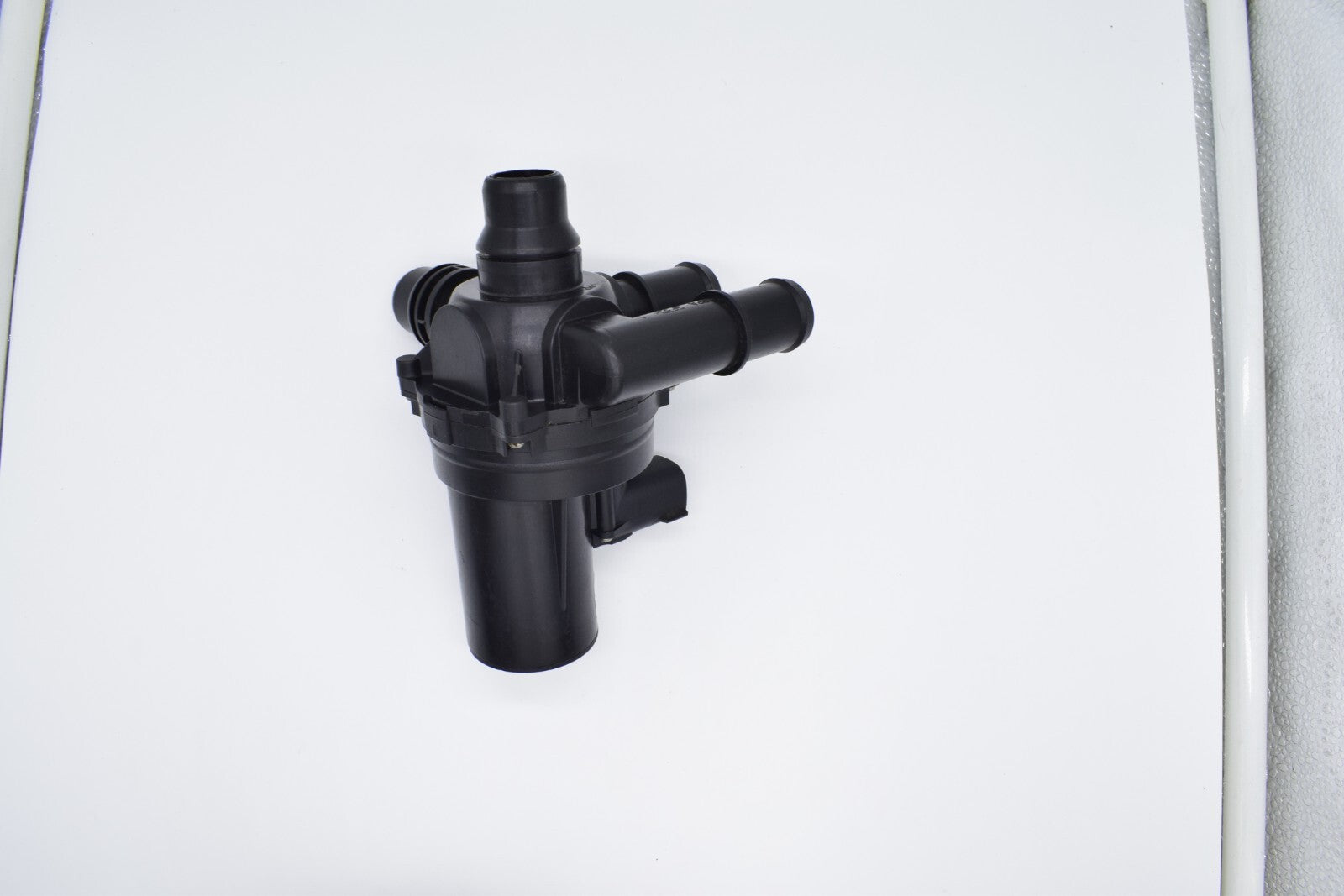 OEM Heater Hose Cooling Coolant Shut off Valve 22987494 for Cadillac for Chevrolet