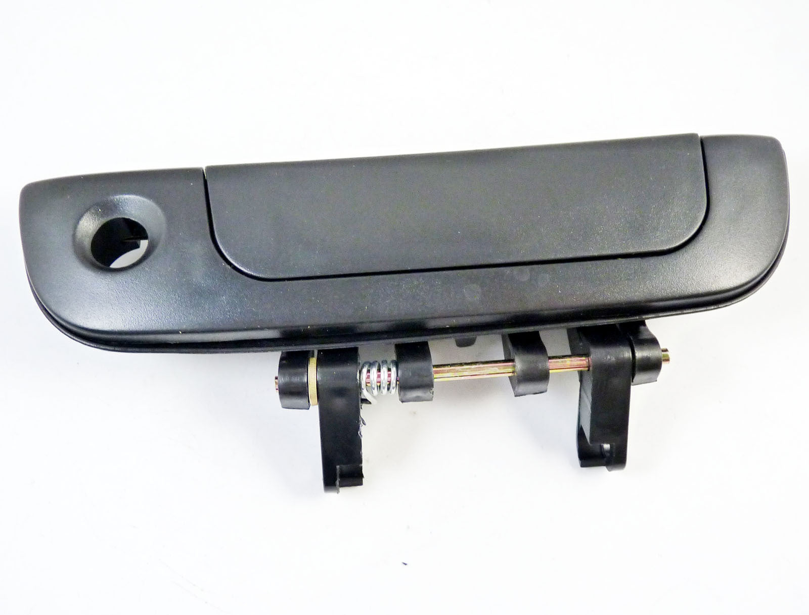 The front left outer door handle on the driver's side is suitable for Suzuki Esteem 95-02 8282060G00