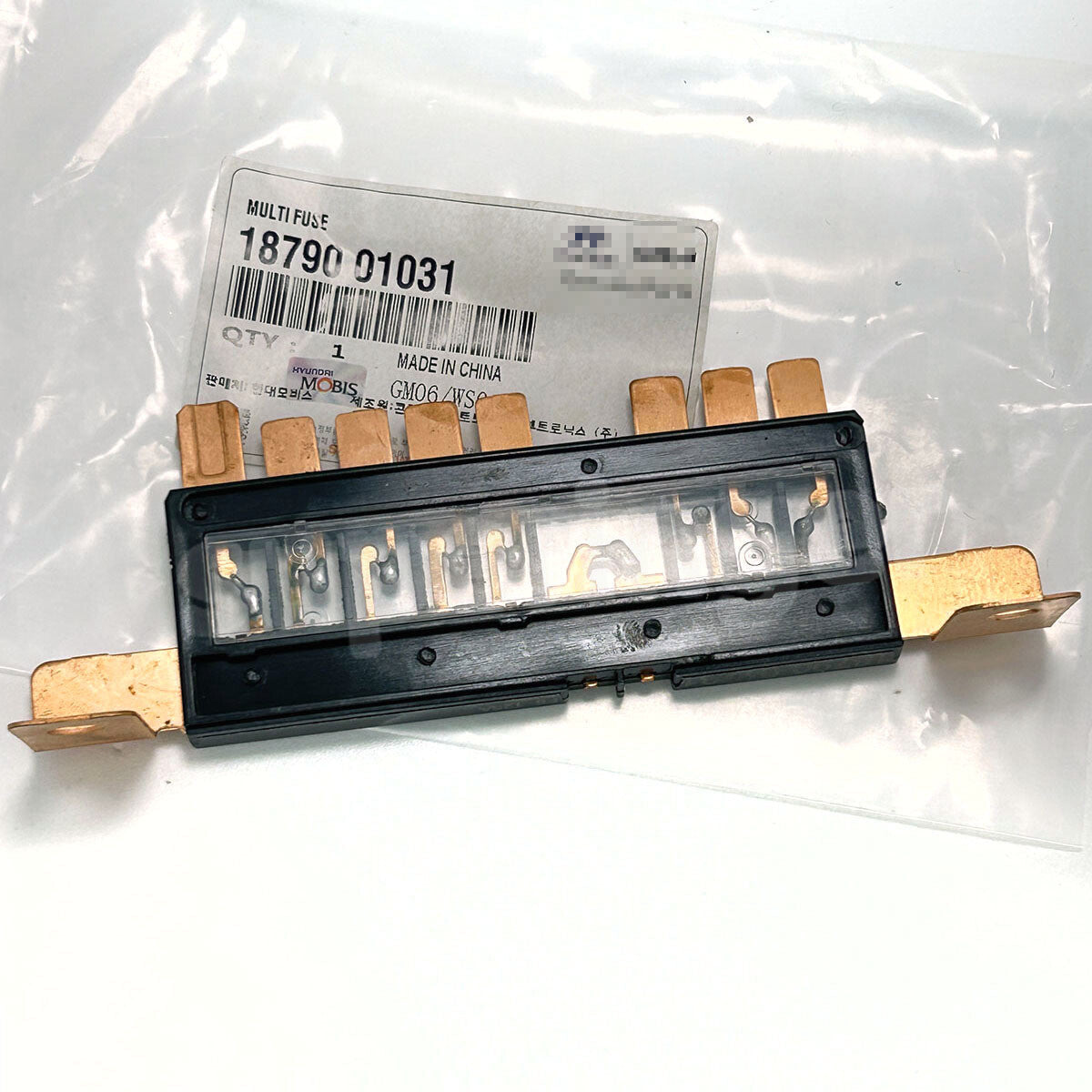 The fuse is suitable for 09-13 for Kia Soul, 10-13 for Kia Forte, and 12-17 for Hyundai . (Contact: 18790-01031)