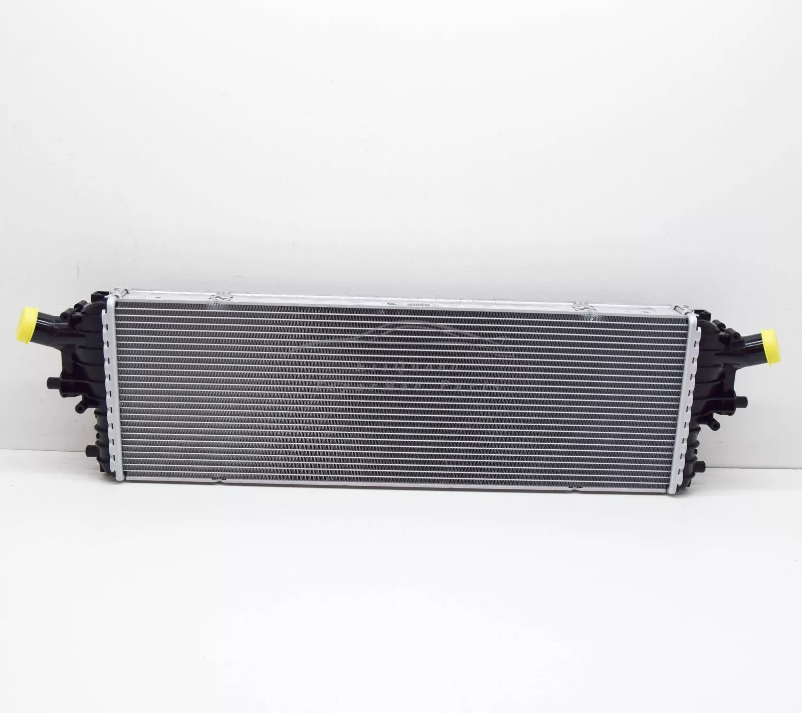 New for AUDI R8 4S Center Engine Cooler For Coolant 4S0121254B