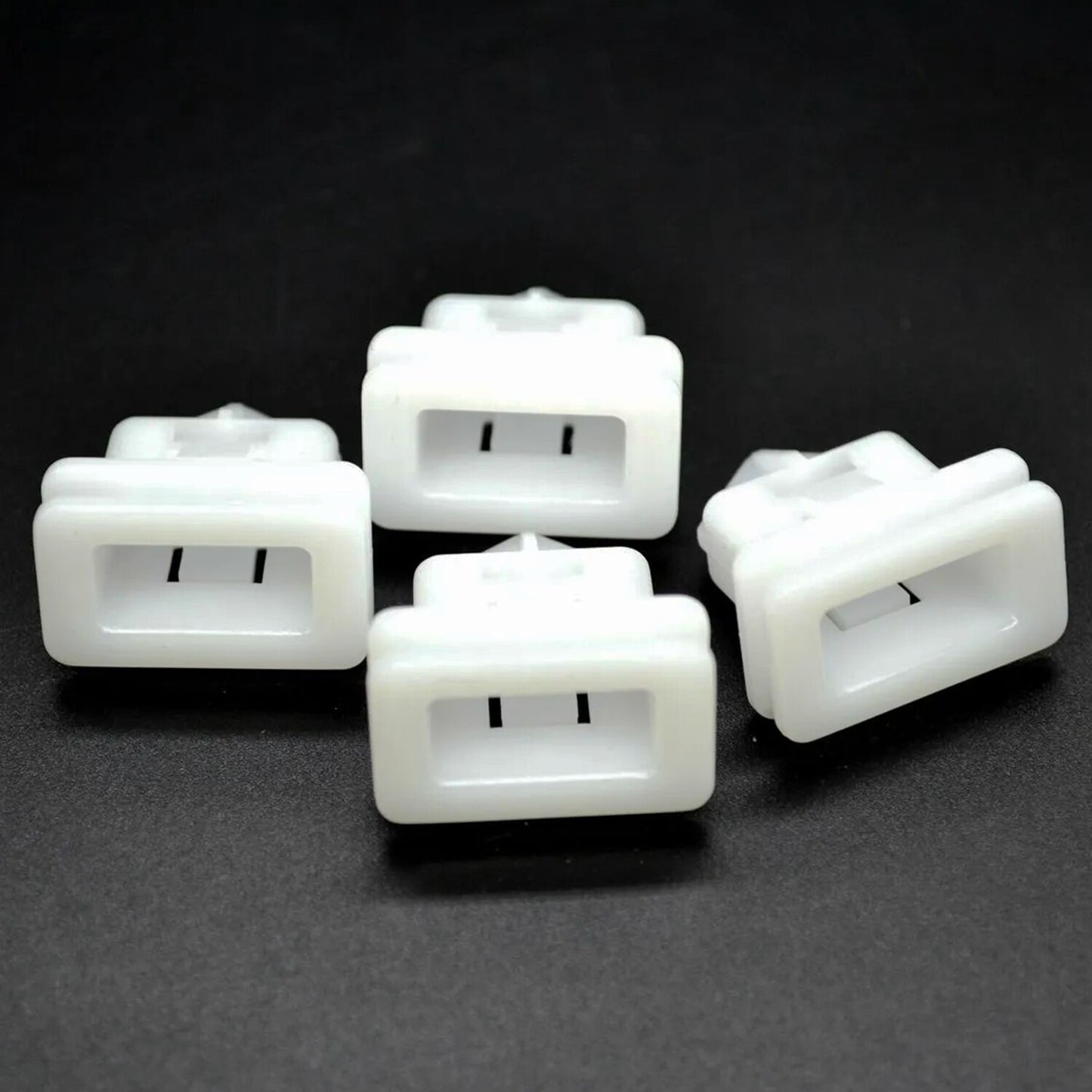 20 Pcs White Nylon Rocker Molding Clip for VOLVO C30 S40 V50 V70 XC60 XC70