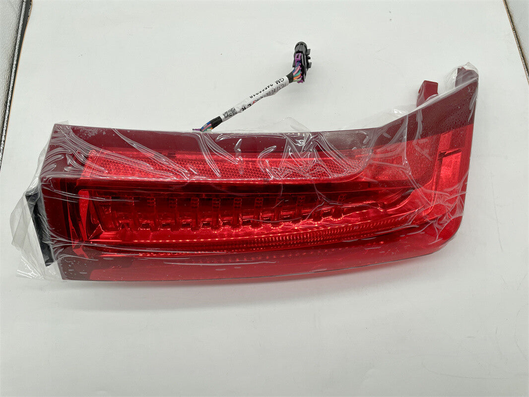 The red full LED DRL signal taillight on the left side of the driver's club is suitable for 13-18 for Cadillac ATS 5-pin.