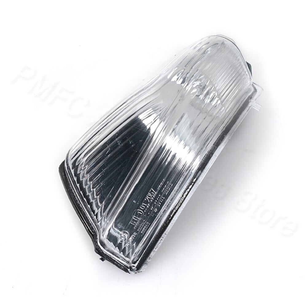 The left front mirror turn signal light is applicable to for Volkswagen Crafter models from 2006 to 2017.