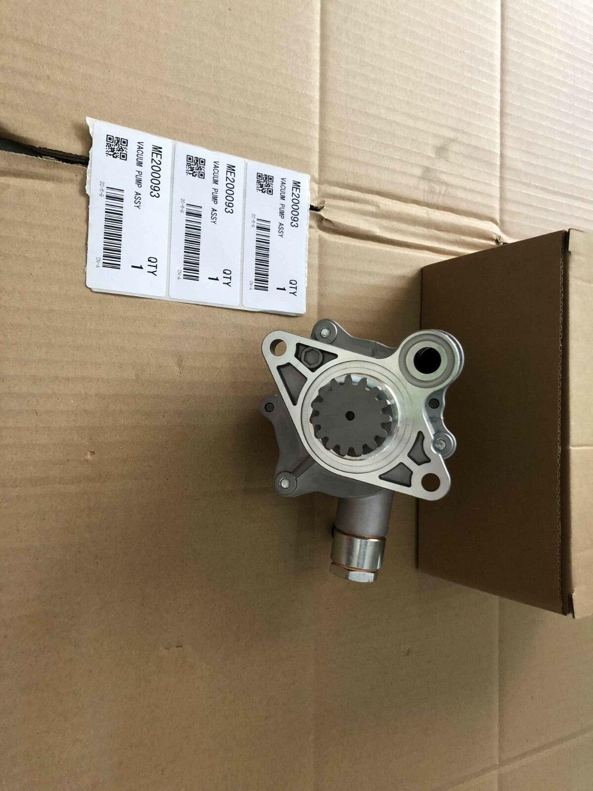 Vacuum Pump fits for Mitsubishi Triton L200 2.8 1996-2007 Pajero 2.8T 1991-2006