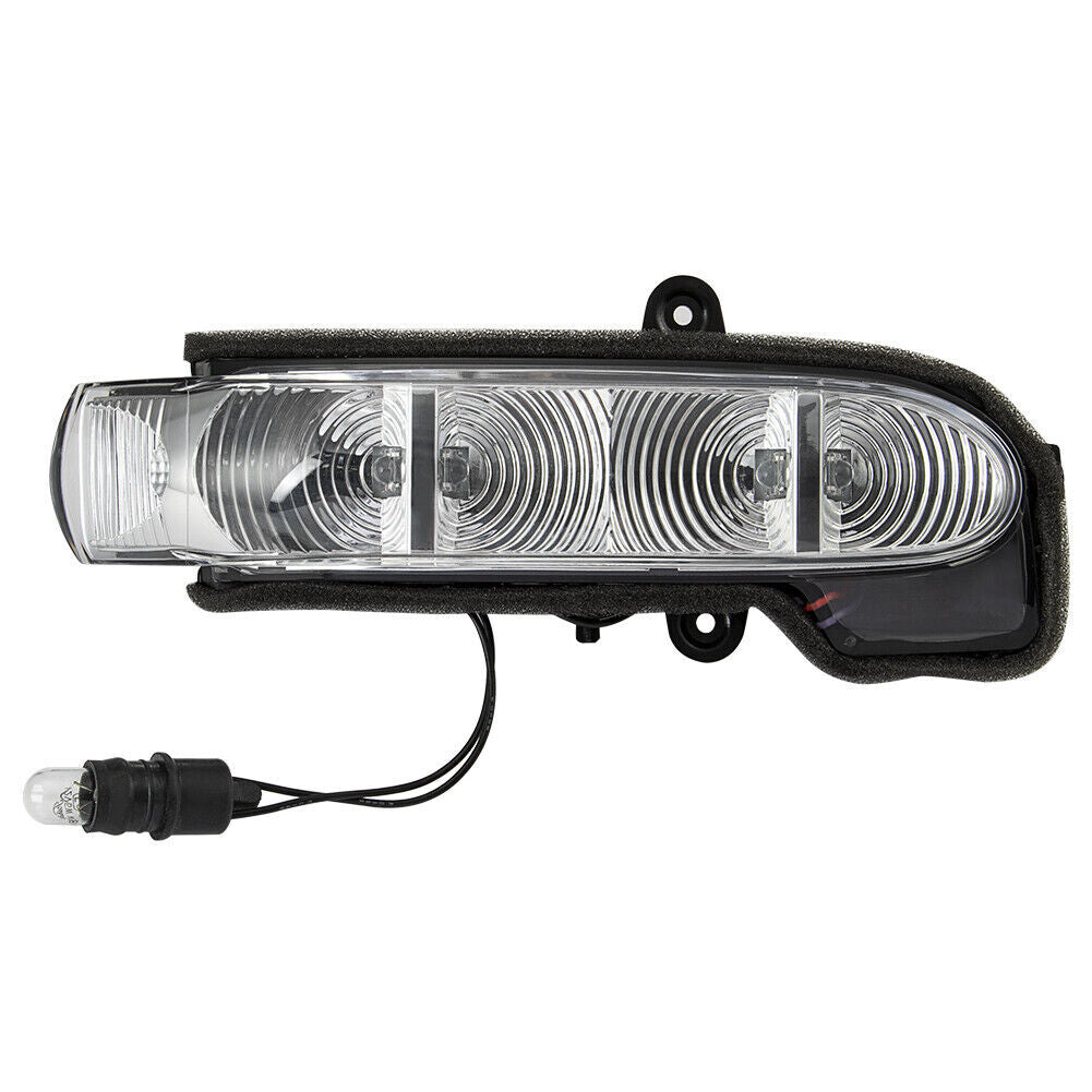 Applicable to for Mercedes-Benz W211 S211 W463 W461 2002 - 2007 right-side mirror turn signal light