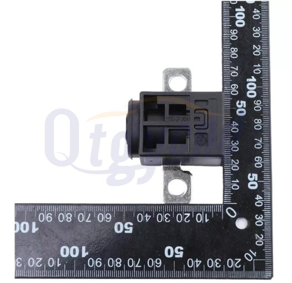 Battery fuse overload protection travel applicable to for BMW 5, 6, 7 series G30 M5 61146802944