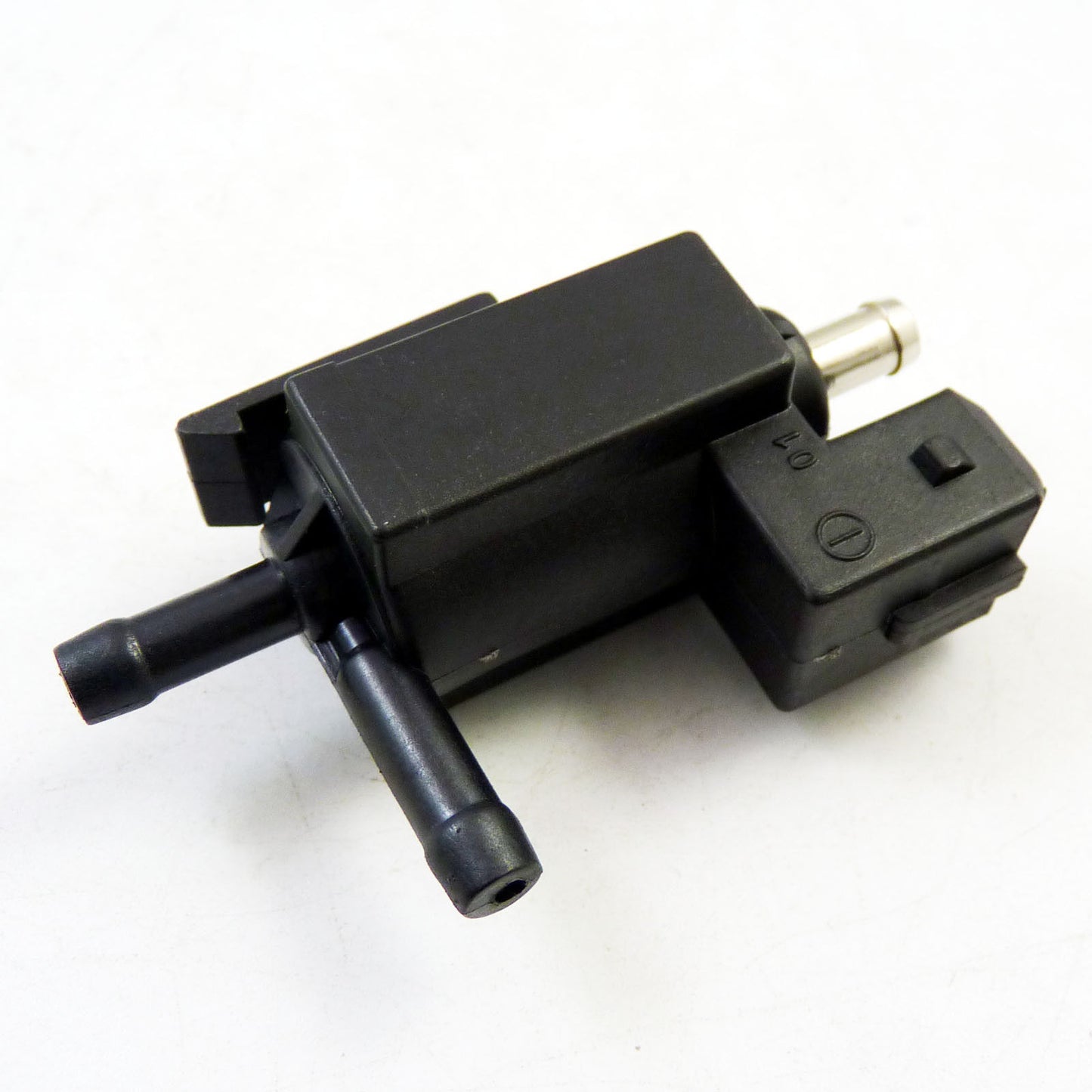 New for Volvo XC70 S60 S80 XC90 V70 Turbo Solenoid Valve 30670448 722240130 New